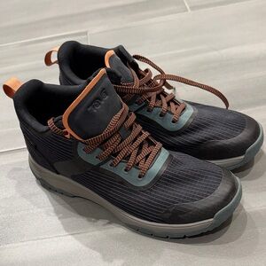 Teva womens Shoes - size 9